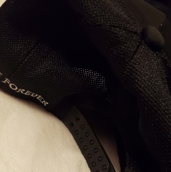 2 hats - Picture 3 of 6